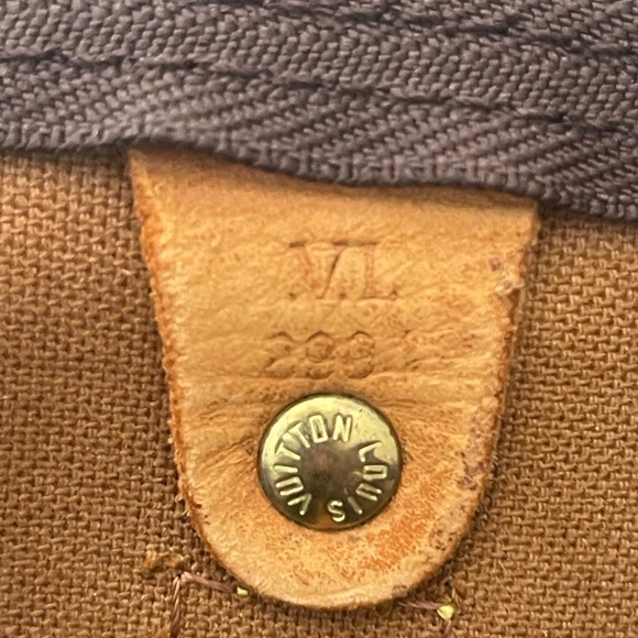 LOUIS VUITTON Monogram Keepal 50 - Picture 15 of 16